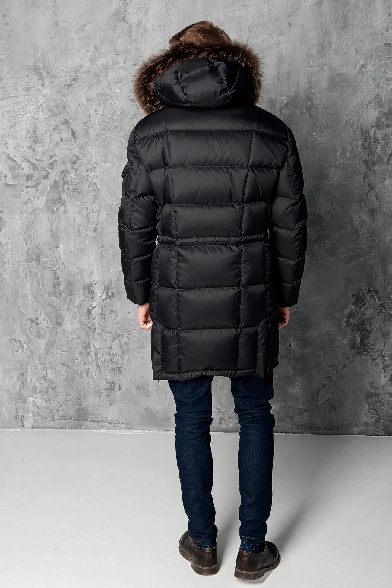 Энрике черный (1)-min